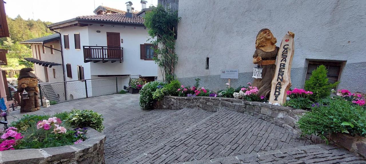 Loft Della Perpetua Di Casa Bernardi, Fuga Romantica Petfriendly Montagnaga  Eksteriør billede